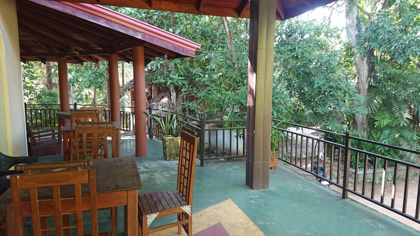 Leopard City Hostel Yala Tissamaharama Exteriör bild