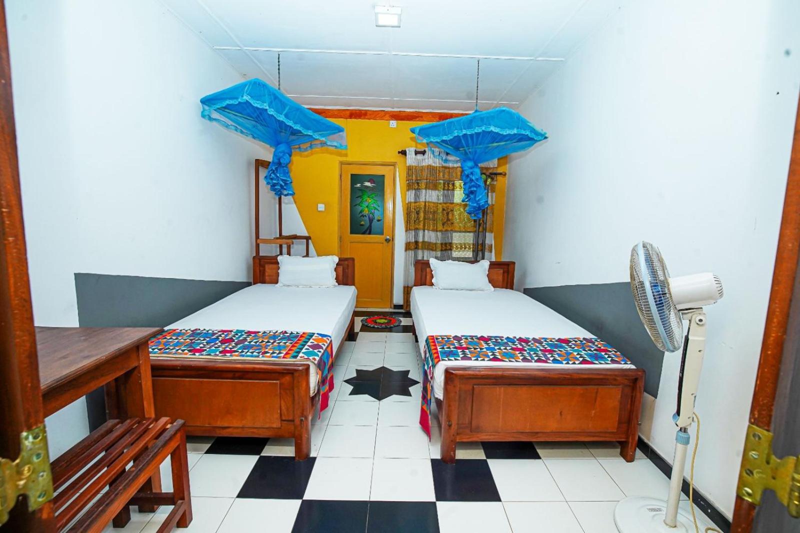 Leopard City Hostel Yala Tissamaharama Exteriör bild